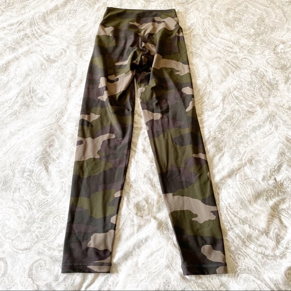 AERIE Offline Real Me 7/8 Leggings Camo Green Small NEW - Picture 7 of 8